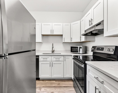 2555 Ne 11th Street - Photo Thumbnail 2