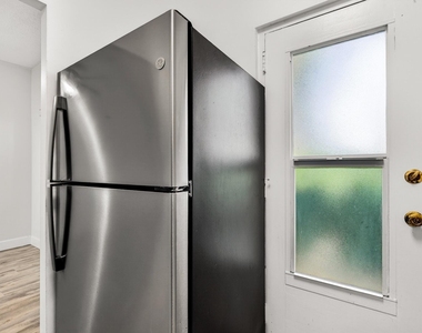 2555 Ne 11th Street - Photo Thumbnail 5