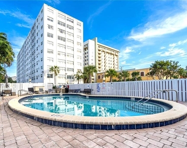 2555 Ne 11th Street - Photo Thumbnail 21