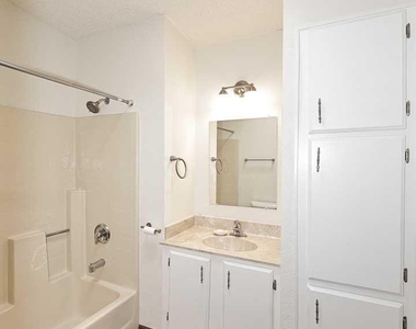 6249 S Pinehurst Drive - Photo Thumbnail 19