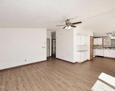 6249 S Pinehurst Drive - Photo Thumbnail 10