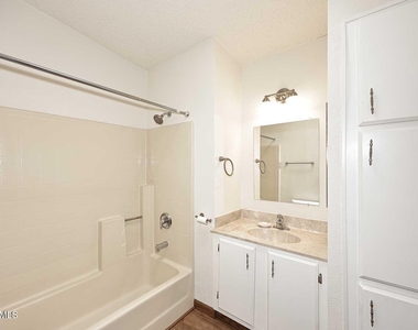 6249 S Pinehurst Drive - Photo Thumbnail 18