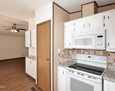 6249 S Pinehurst Drive - Photo Thumbnail 14