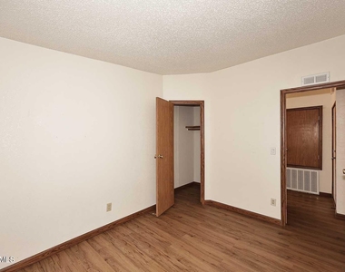 6249 S Pinehurst Drive - Photo Thumbnail 17
