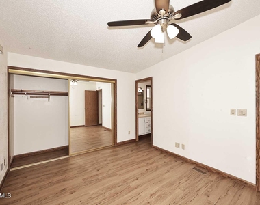 6249 S Pinehurst Drive - Photo Thumbnail 21
