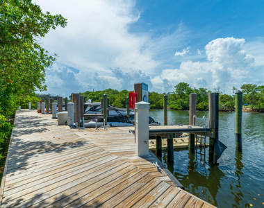 16385 Biscayne Boulevard - Photo Thumbnail 29
