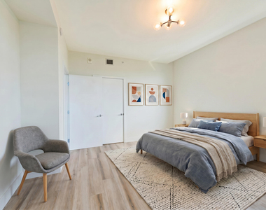 16385 Biscayne Boulevard - Photo Thumbnail 5