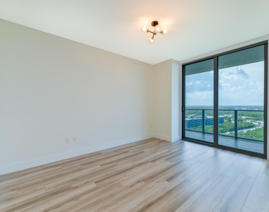 16385 Biscayne Boulevard - Photo Thumbnail 17