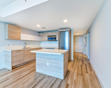 16385 Biscayne Boulevard - Photo Thumbnail 7
