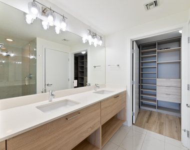 16385 Biscayne Boulevard - Photo Thumbnail 20