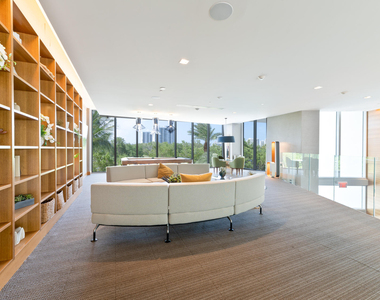 16385 Biscayne Boulevard - Photo Thumbnail 25