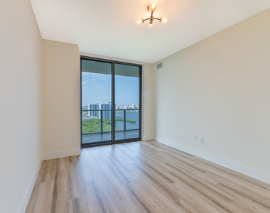 16385 Biscayne Boulevard - Photo Thumbnail 18