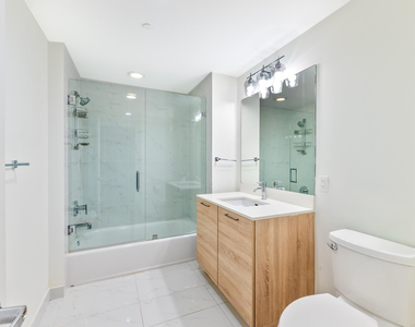 16385 Biscayne Boulevard - Photo Thumbnail 6
