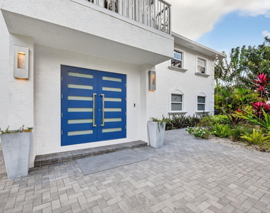 2900 Greenbriar Boulevard - Photo Thumbnail 2