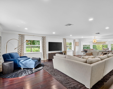 2900 Greenbriar Boulevard - Photo Thumbnail 9