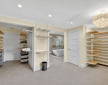 2900 Greenbriar Boulevard - Photo Thumbnail 21