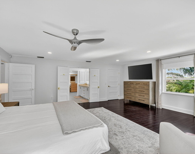 2900 Greenbriar Boulevard - Photo Thumbnail 18