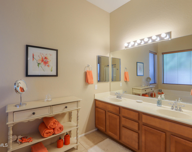 21563 N Greenway Road - Photo Thumbnail 4