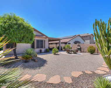 21563 N Greenway Road - Photo Thumbnail 32