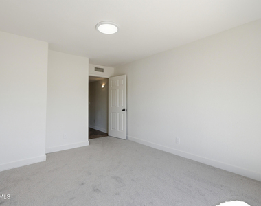 10643 N Indian Wells Drive - Photo Thumbnail 29