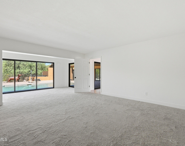 10643 N Indian Wells Drive - Photo Thumbnail 18