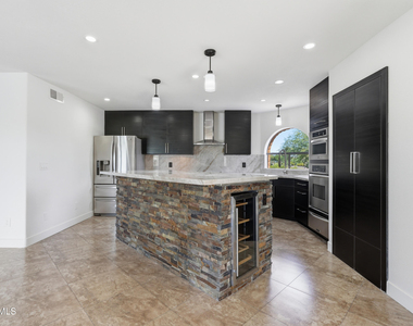 10643 N Indian Wells Drive - Photo Thumbnail 12