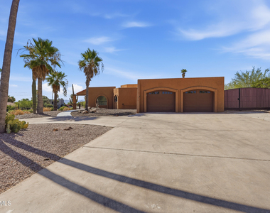 10643 N Indian Wells Drive - Photo Thumbnail 2