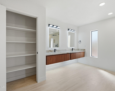 10643 N Indian Wells Drive - Photo Thumbnail 20