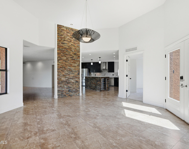 10643 N Indian Wells Drive - Photo Thumbnail 6