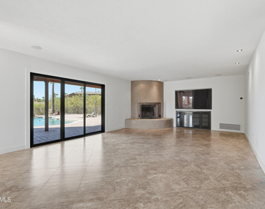 10643 N Indian Wells Drive - Photo Thumbnail 7