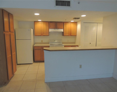 9905 Westwood Drive - Photo Thumbnail 2