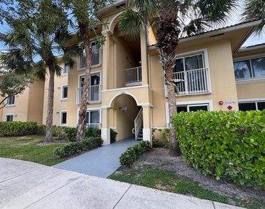 9905 Westwood Drive - Photo Thumbnail 11