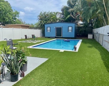 1528 Ne 32nd Street - Photo Thumbnail 24