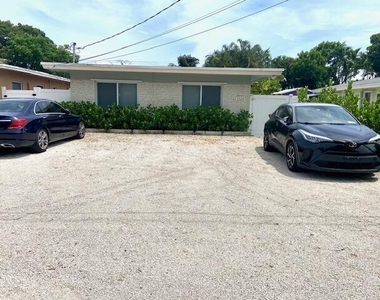 1528 Ne 32nd Street - Photo Thumbnail 25