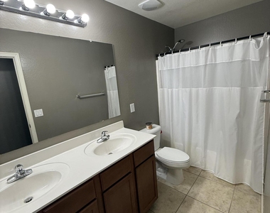 5943 S 248th Drive - Photo Thumbnail 27
