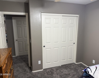 5943 S 248th Drive - Photo Thumbnail 26