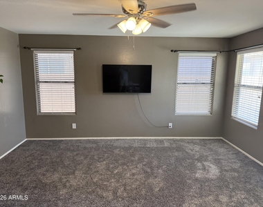 5943 S 248th Drive - Photo Thumbnail 9