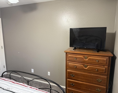 5943 S 248th Drive - Photo Thumbnail 20