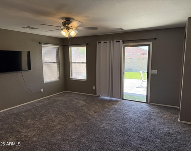 5943 S 248th Drive - Photo Thumbnail 11