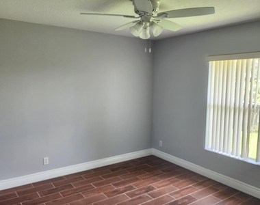 425 Sw Mccomb Avenue - Photo Thumbnail 10