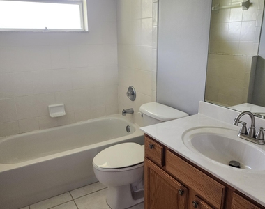 425 Sw Mccomb Avenue - Photo Thumbnail 11