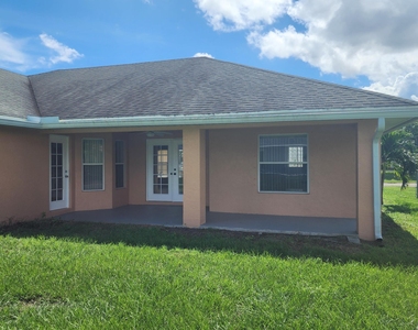 425 Sw Mccomb Avenue - Photo Thumbnail 13