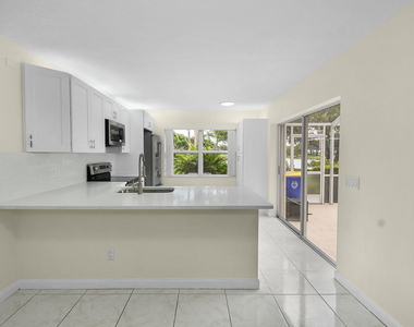 2442 Sw Danbury Lane - Photo Thumbnail 14