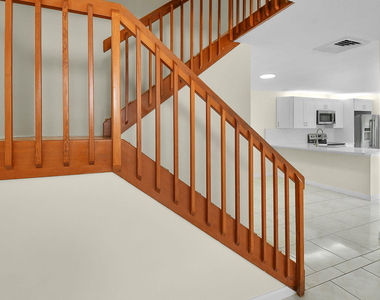 2442 Sw Danbury Lane - Photo Thumbnail 12