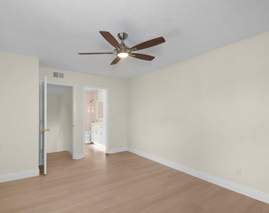 2442 Sw Danbury Lane - Photo Thumbnail 24