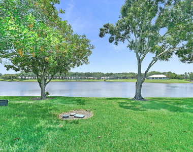 2442 Sw Danbury Lane - Photo Thumbnail 3