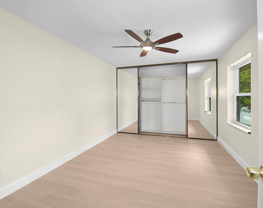 2442 Sw Danbury Lane - Photo Thumbnail 23