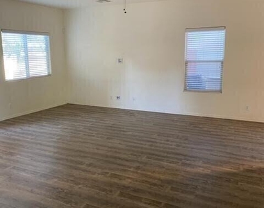 8777 W Dahlia Drive - Photo Thumbnail 1
