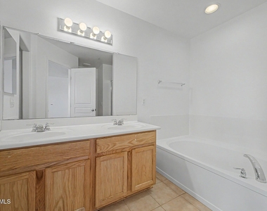 8777 W Dahlia Drive - Photo Thumbnail 20