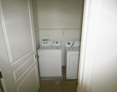 8777 W Dahlia Drive - Photo Thumbnail 10